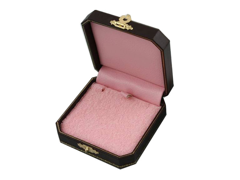 Leatherette Necklace Box