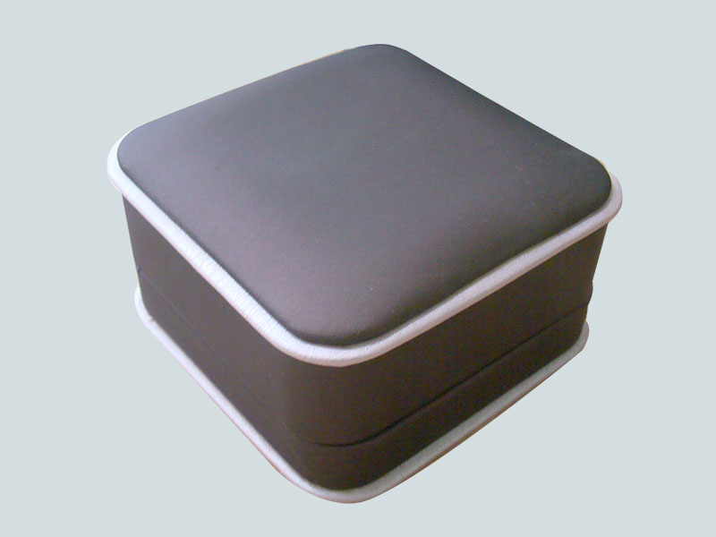 Leatherette Ring Box