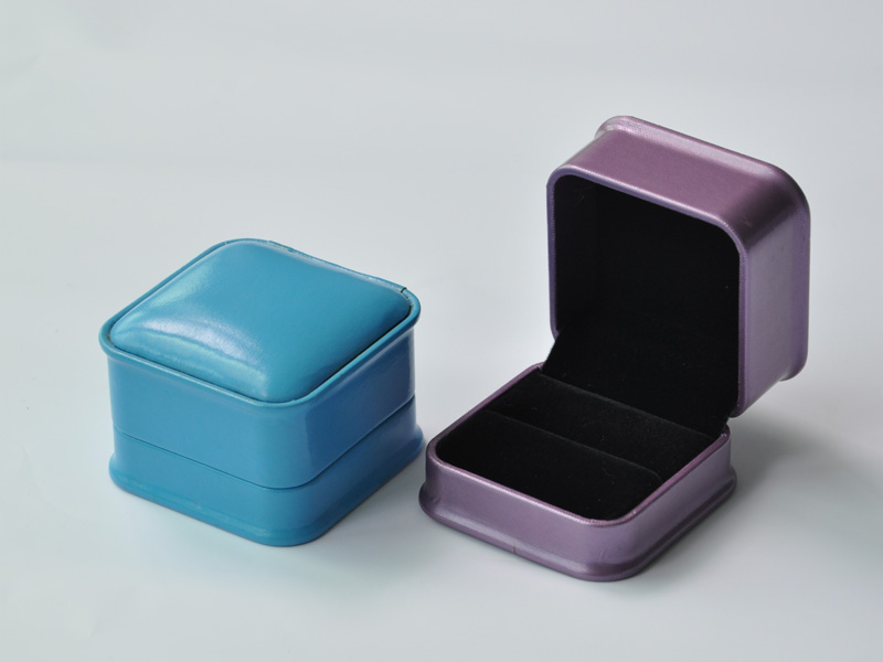 Leatherette Ring Box