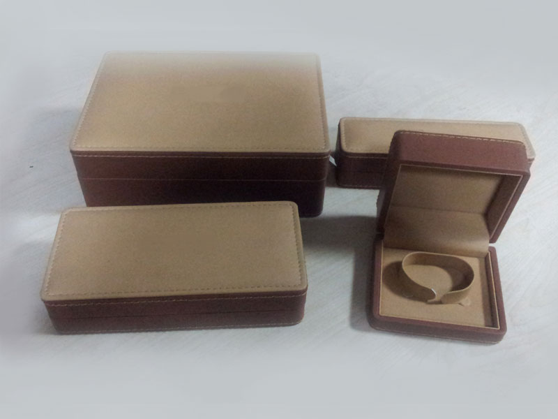 Leatherette  set box