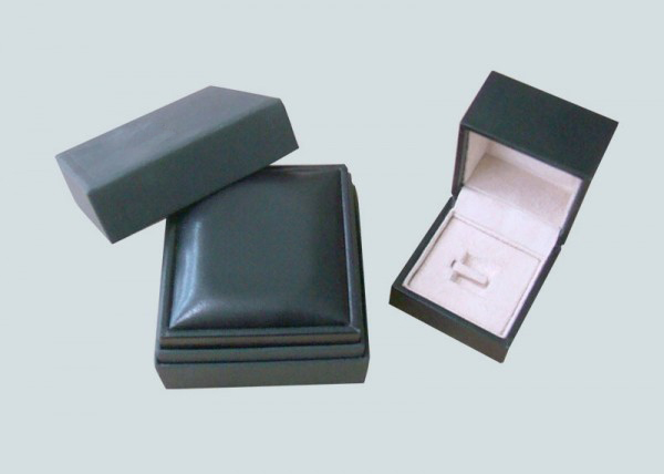 Leatherette Ring Box